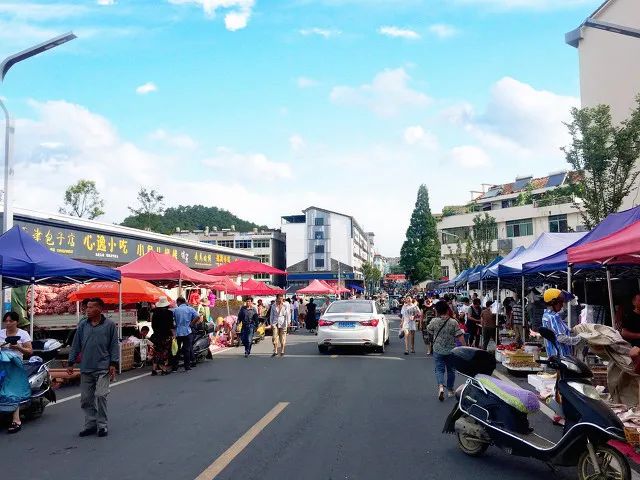 摆摊搞“免费抽奖”活动日赚1000元,这赚钱模式你也可以干！