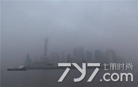 雾霾形成的原因（造成雾霾天气的主要原因）