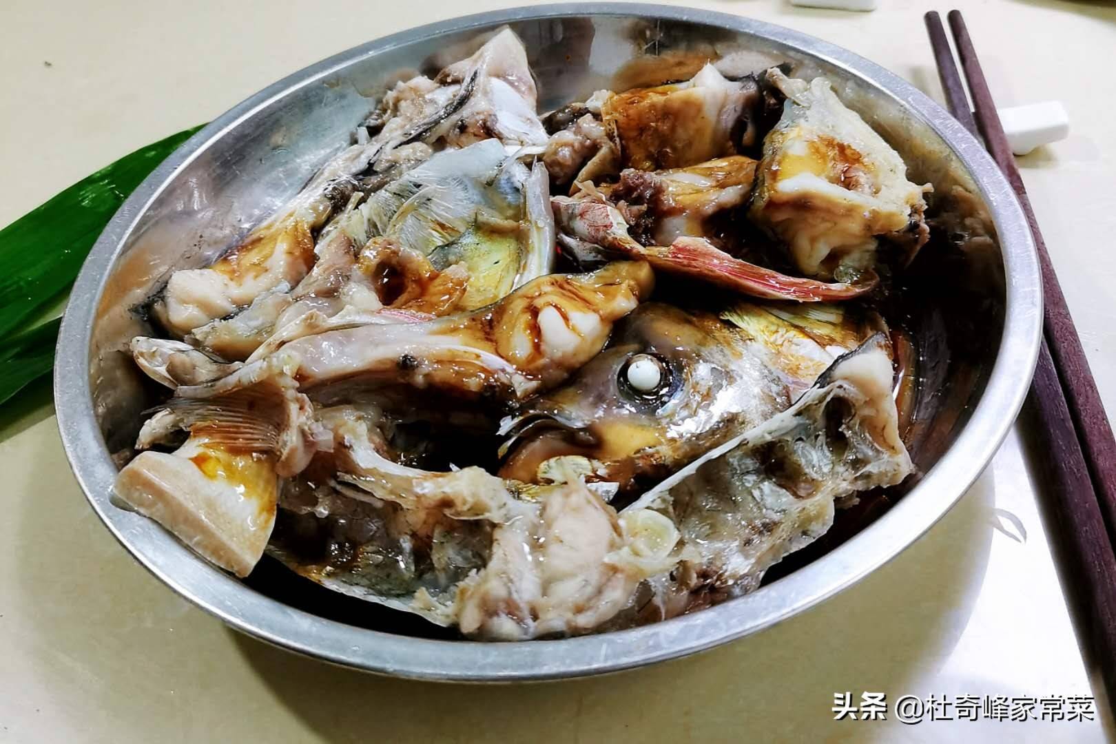 家常菜之清蒸鱼头，传统做法，甘香醇厚，吃1次就忘不了