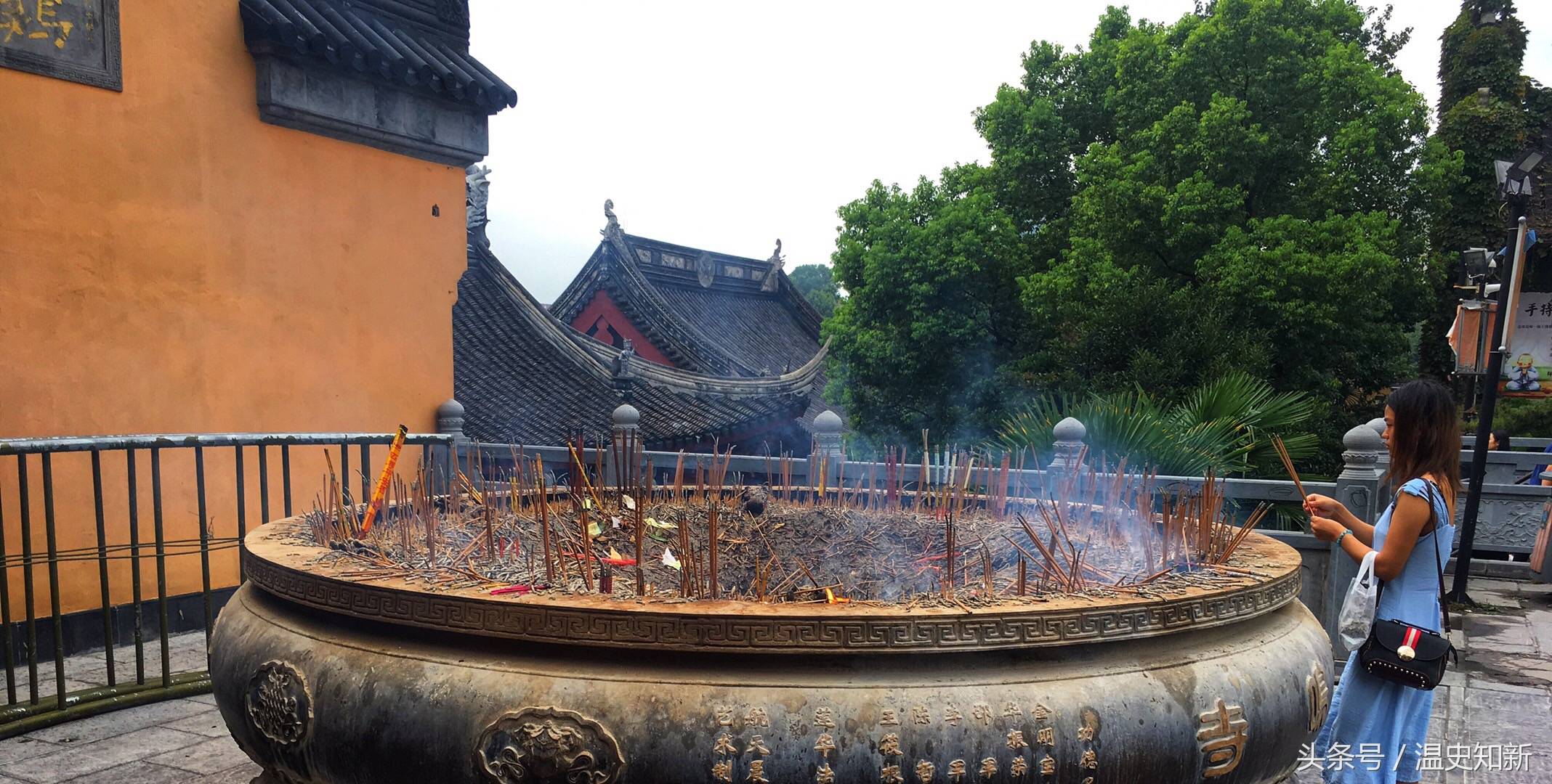 南京第一古寺——鸡鸣寺，游玩攻略及注意事项（求姻缘很灵哦）