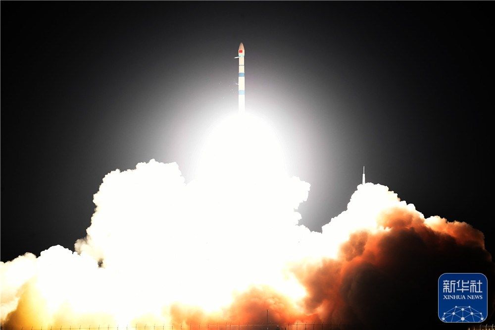我国成功发射试验十一号卫星（祝贺）