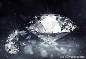 钻石和锆石有什么区别（锆石戒指值多少钱）