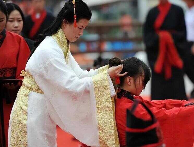 送高三女儿的成人礼品（高三女孩生日礼物买啥好）