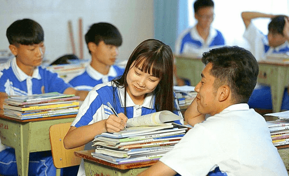 学生情侣之间送什么礼物（学生党送女朋友什么礼物合适）