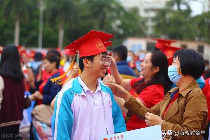 十八岁成人礼送什么礼物（学生成人礼送什么合适）