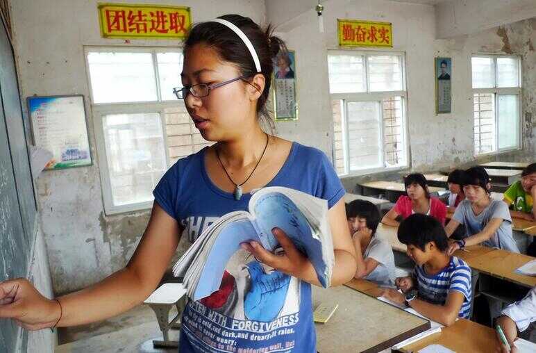 女生做小学老师好还是初中好（小学哪一科的教师最吃香）