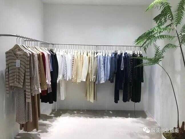 一个新手怎么开服装店（2万能开一个服装店吗）