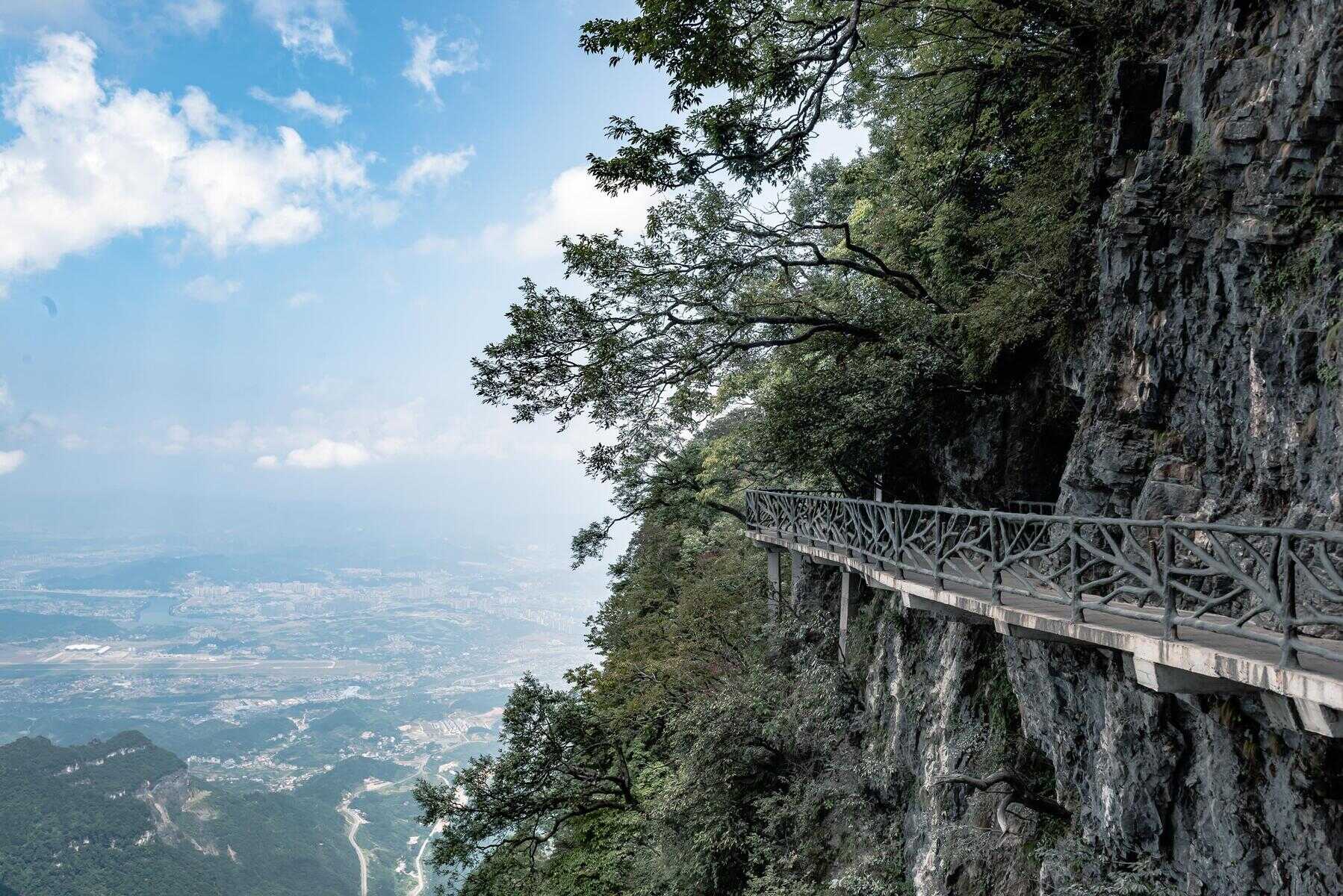 张家界要去玩几天合适（张家界4天3晚多少钱）